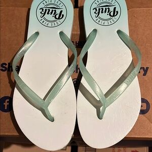 Victoria Secret Pink Flip Flops in White and Mint size 7 nwot